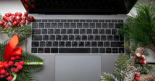 The Ecommerce Holiday Playbook: 7 Ways to Prepare Your Online Store for Peak Season